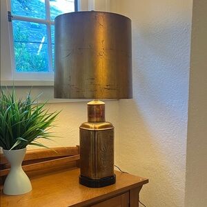 Chinoiserie gold gilt Frederick Cooper Studios Table Lamp. Rare original shade.